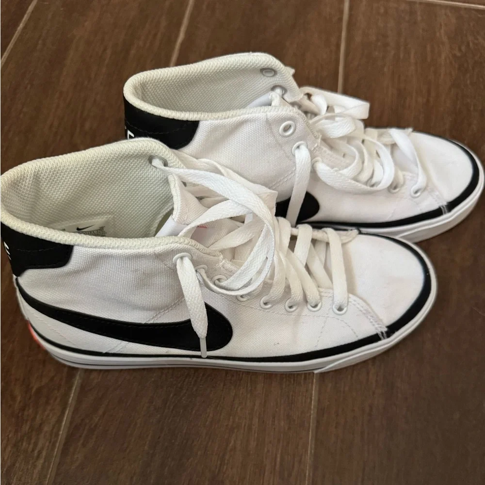 NWOT Nike White Mid-Top Sneakers - Picture 1 of 6